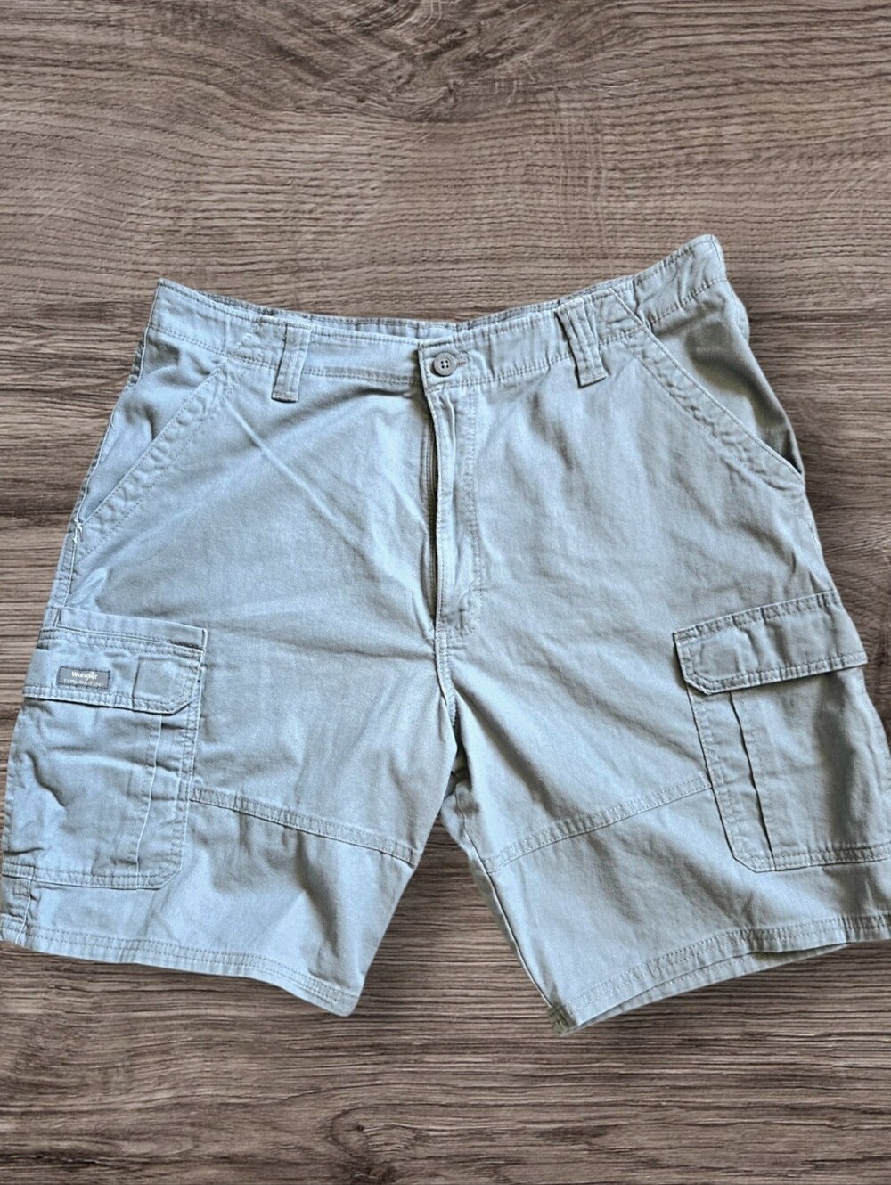 Wrangler Relaxed Fit Cargo Shorts Gray Stretch 38X10 Casual Lightweight Classic